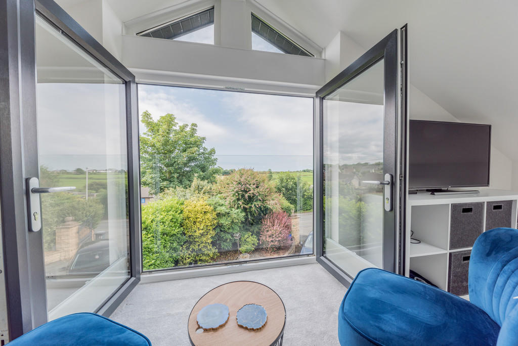 Stoneleigh 3, Warton